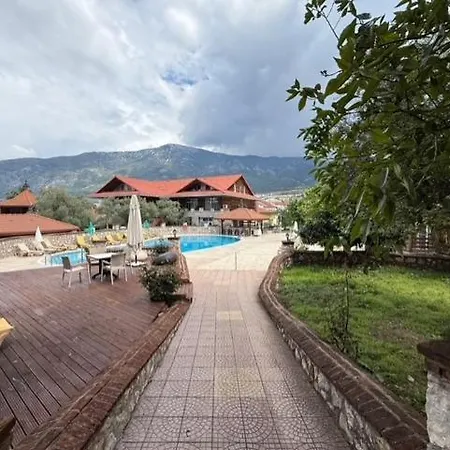 Lycian Center מלון