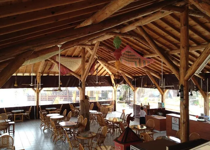 Hotell Lycian Center *